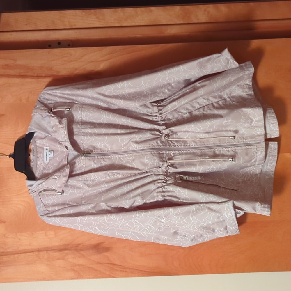 Women's lightweight jacket